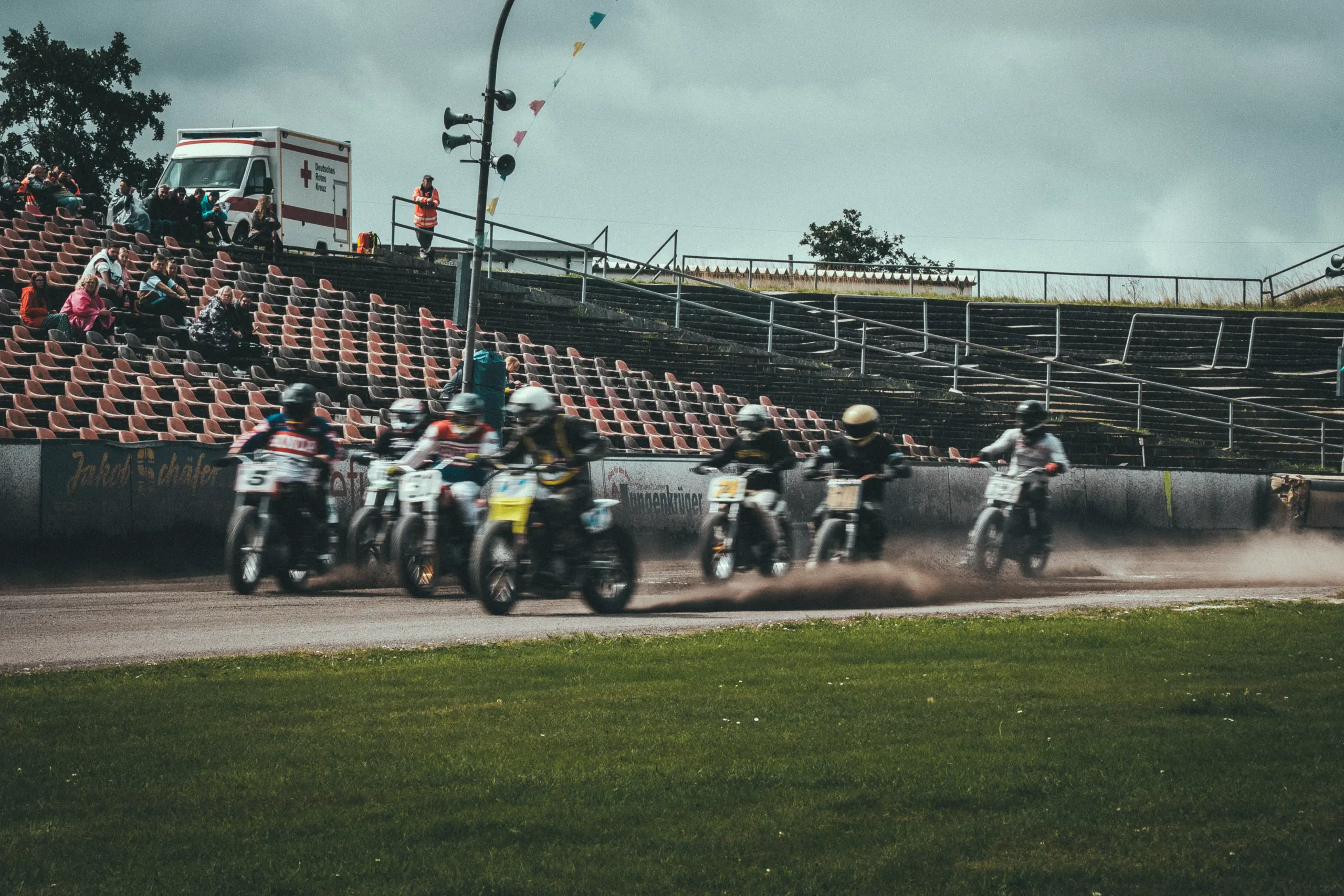 Halbemond Calling – Flat Track Racing Vibes